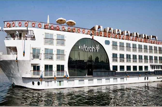 2-Hour Nile River Dinner Cruise From Cairo - The Buffet Dinner: Egyptian Flavors, Included, With a Few Caveats