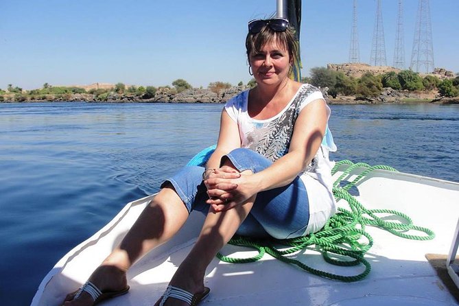 4-Day 3-Night Nile Cruise from Aswan to Luxor With Balloon and Abu Simbel - Day 3: Edfu by horse carriage, Esna Lock, and Luxor’s East Bank after dark