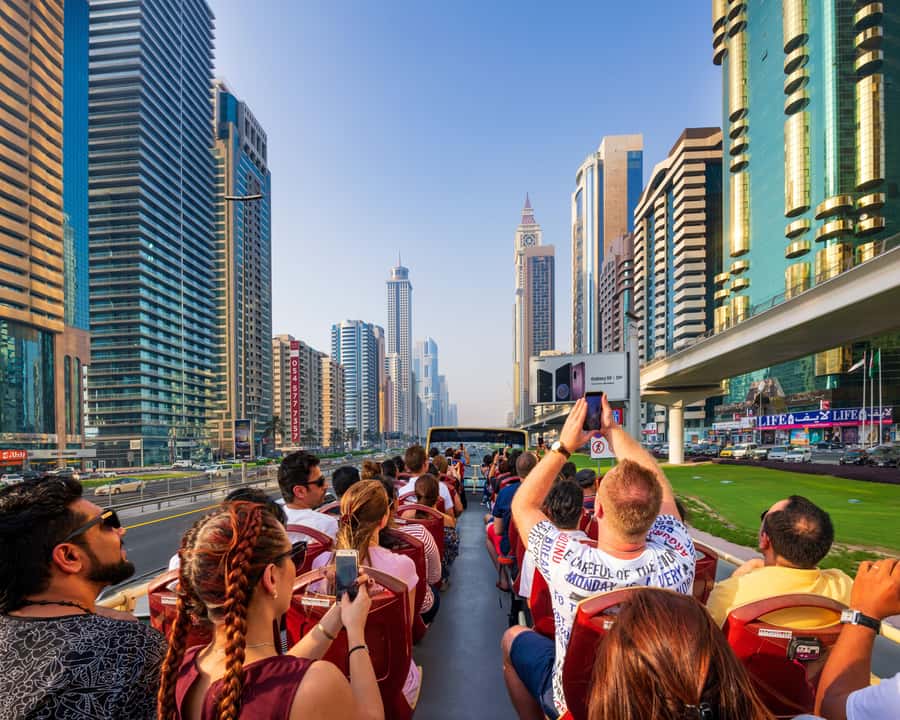 5-Day Pass: Hop-On Hop-Off, Lost World Aquarium, Dubai Frame - Desert Sunset Safari at the fortress: animals, henna, and the nighttime shift