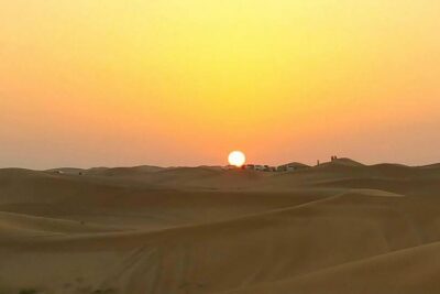 7-hour Small Group 4x4 Desert Safari Tour with Buffet Dinner in Dubai - 3:00 pm start and a 7-hour evening plan: when you do what