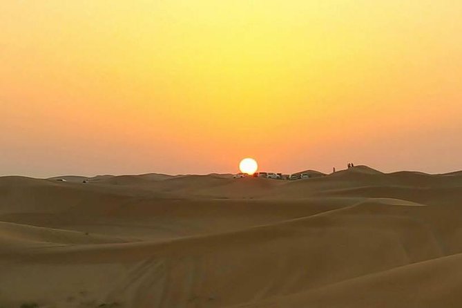 7-hour Small Group 4x4 Desert Safari Tour with Buffet Dinner in Dubai - 3:00 pm start and a 7-hour evening plan: when you do what