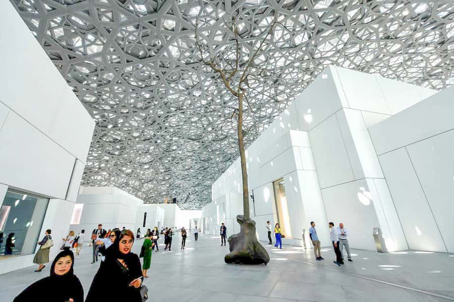 Abu Dhabi: Big Bus Hop-On Hop-Off Sightseeing Tour - Should you book the Abu Dhabi Big Bus hop-on hop-off tour?