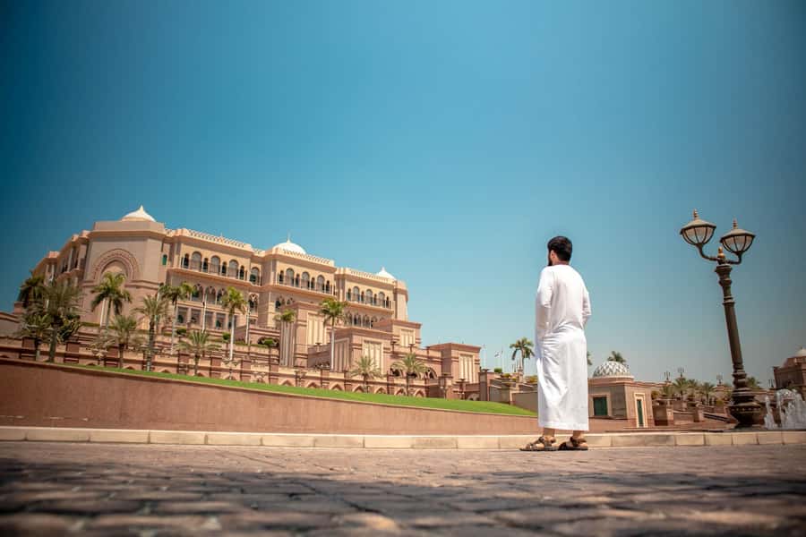 Abu Dhabi City Essentials: Half-Day Tour - Dates Market and Souvenir Time: Shop Smart Without Overpaying