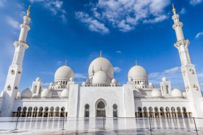 Abu Dhabi City Tour from Dubai: Qasr Al Watan, Emirates Palace, Mosque - Sheikh Zayed Grand Mosque: the stop that anchors the whole day