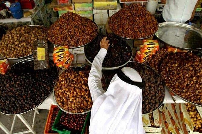Abu Dhabi City Tour from Dubai: Qasr Al Watan, Emirates Palace, Mosque - Saadiyat Date Market and Marina Mall lunch: make the stop work for you