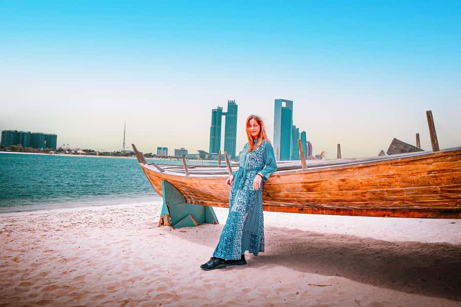 Abu Dhabi: City Tour with Sheikh Zayed Grand Mosque and More - Dates Market: How to Enjoy the Souk Without Getting Sucked In