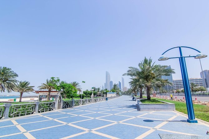 Abu Dhabi Full-Day City Sightseeing Tour from Dubai - Heritage Village on the Corniche: pre-oil Abu Dhabi in one included hour