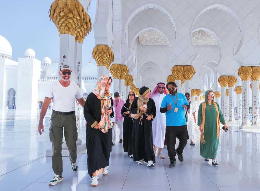 Abu Dhabi: Guided Walking Tour at Sheikh Zayed Grand Mosque - The 2-Hour Route: What You’ll Actually Do and Why Each Part Matters