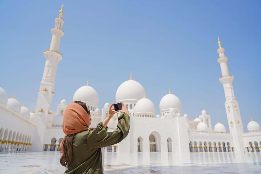 Abu Dhabi: Guided Walking Tour at Sheikh Zayed Grand Mosque - Dress Code Rules: This Is Where Tours Make or Break