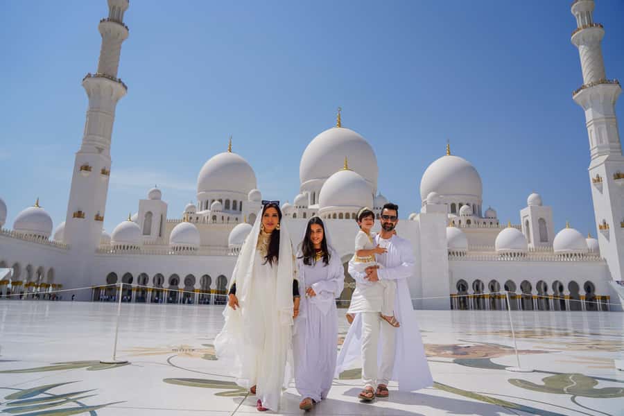 Abu Dhabi: Guided Walking Tour at Sheikh Zayed Grand Mosque - Meeting at Al Khayma Heritage Restaurant: Why This Start Works