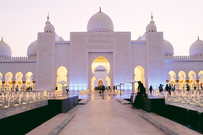 Abu Dhabi Sheikh Zayed Grand Mosque Tour - Arrival and the mosque center: what to look at first