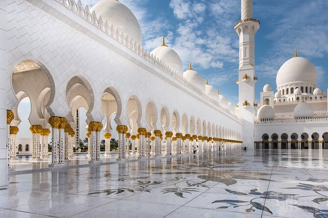 Abu Dhabi Sheikh Zayed Grand Mosque Tour - Guides like Aleem: what “good narration” actually adds