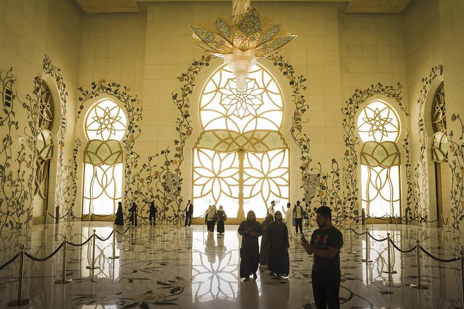 Abu Dhabi Sheikh Zayed Mosque Half-Day Guided Tour from Dubai - Qasr Al Watan changes: what happens if a planned stop is closed
