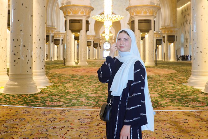 Abu Dhabi Sheikh Zayed Mosque Half-Day Guided Tour from Dubai - Small group pacing: why groups of 15 feel better
