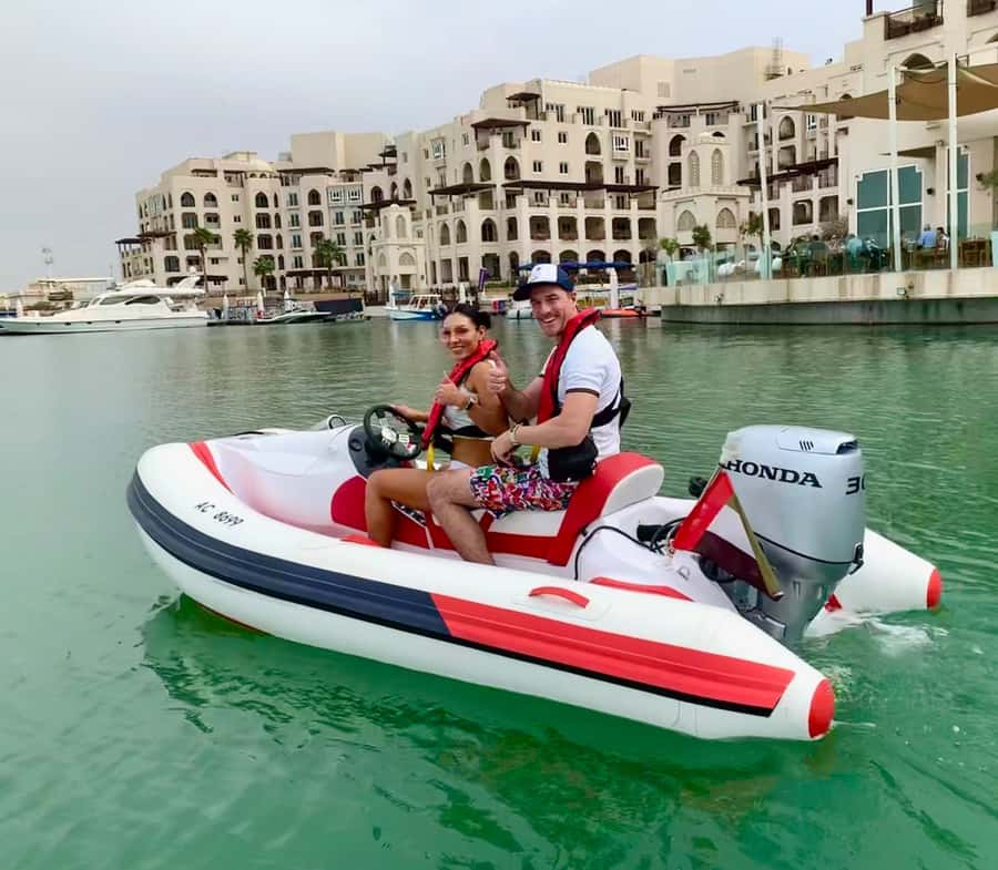 Abu Dhabi: Yas Island Self-Driving Guided Speedboat Tour - Peninsula Gold Beach: the swim pause and what to bring