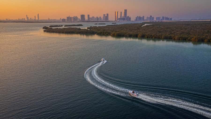 Abu Dhabi: Yas Island Self-Driving Guided Speedboat Tour - Price and value: what $149 gets you for two people