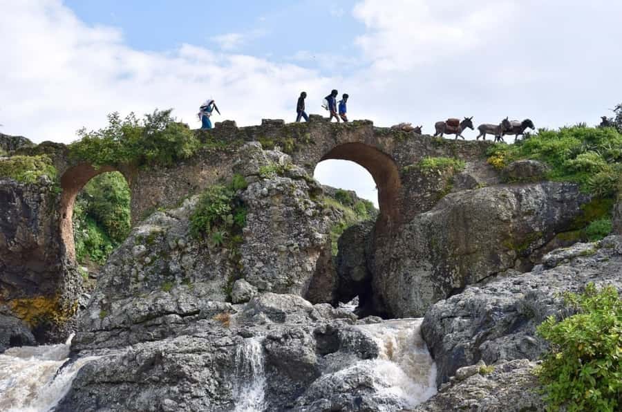 Addis Ababa: Debre Libanos, Blue Nile Gorge, and Cave Tour - Blue Nile Gorge: viewpoints, river drama, and wildlife timing