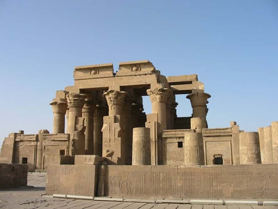 Aswan: Edfu and Kom Ombo Day Tour with Luxor Transfer - Price and value: what $115 includes, and the extras to plan for