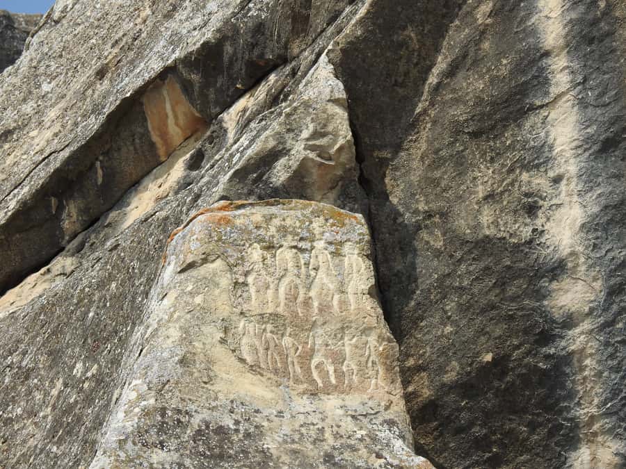 Baku: Gobustan, Volcanoes, Fire Temple and Yanardag Day Trip - Gobustan National Park Museum: Stone Age Art You Can Read