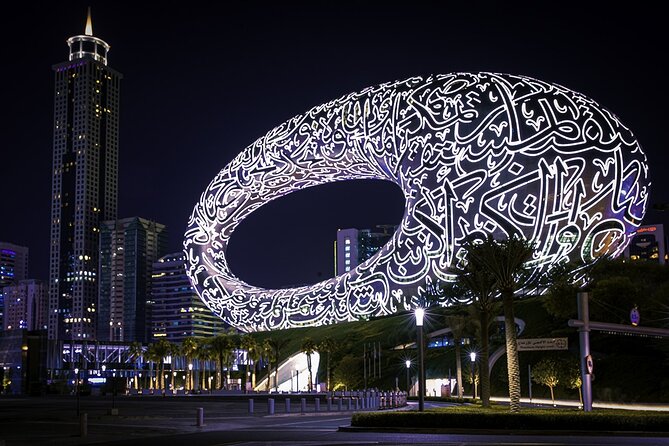 Big Bus Dubai Open Top Night Tour - Open-top comfort: when to dress for the wind