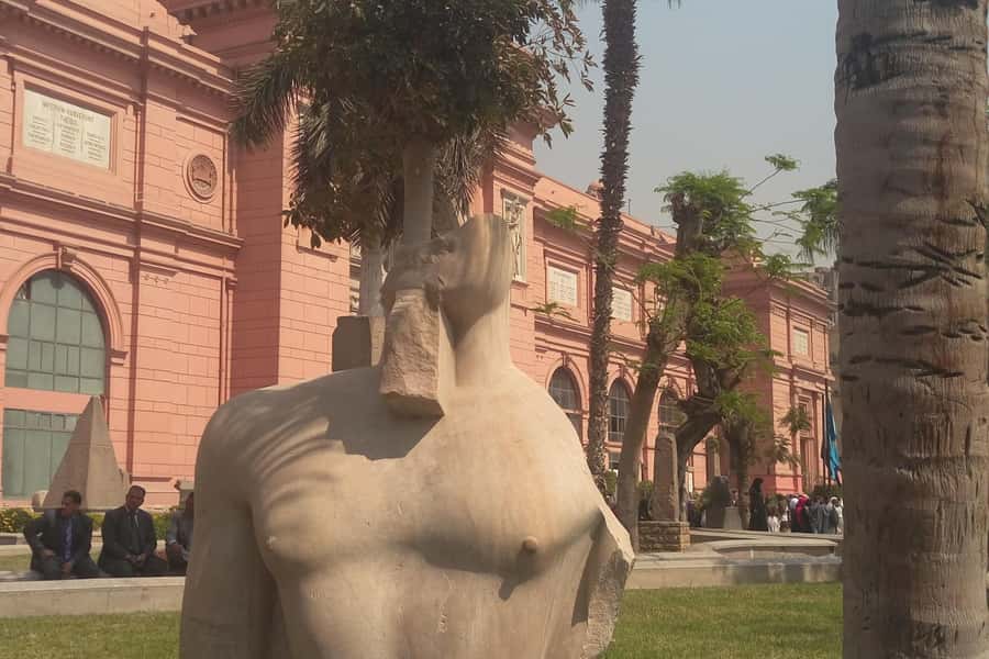 Cairo: Private Pyramids, Museum & Bazaar Tour with Lunch - Who this tour suits best (and who might want something else)