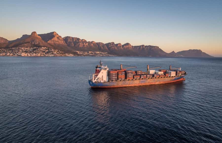 Cape Town: 20-Minute Helicopter Flight and Free Harbour Tour - Shared Helicopters: Small Group Views vs. Timing Flexibility