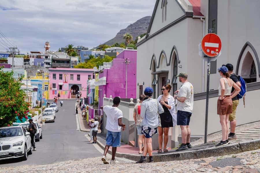 Cape Town: Art, Culture & History Walking Tour - Bo-Kaap streets and the Auwal Masjid: Cape Malay culture you can see