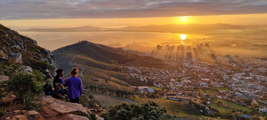 Cape Town: Lion's Head Sunrise or Sunset Guided Hike - Price and value: is $38 worth it?