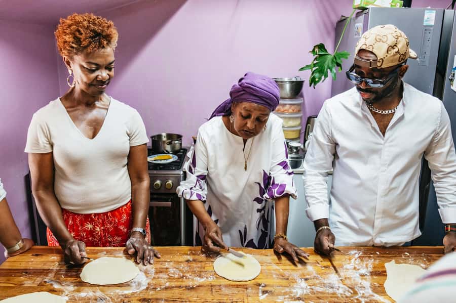Cape Town: Malay Cooking Class and Lunch in Bo-Kaap - Bo-Kaap streets and Signal Hill energy before the apron