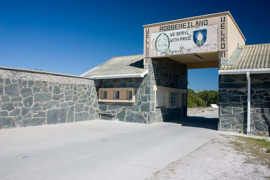 Cape Town: Robben Island Ferry Ticket and Townships Tour - District Six by minivan: the 1970s you can still feel