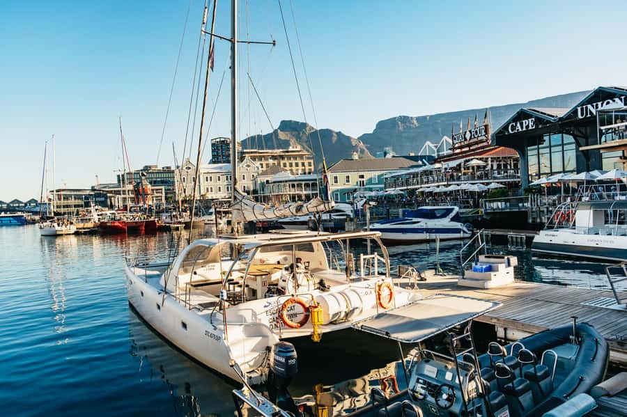 Cape Town: Sunset Catamaran Cruise on Table Bay with Bubbles - Table Mountain From the Water: The Main Event at Sunset