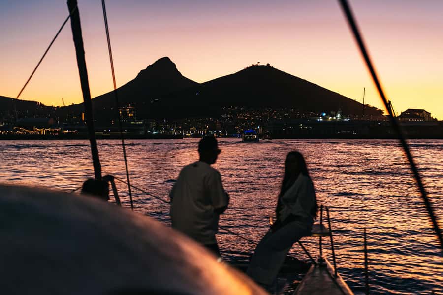 Cape Town: Sunset Catamaran Cruise on Table Bay with Bubbles - Wild Horizons at the V&A Waterfront: Smooth Start, Clear Meeting Point