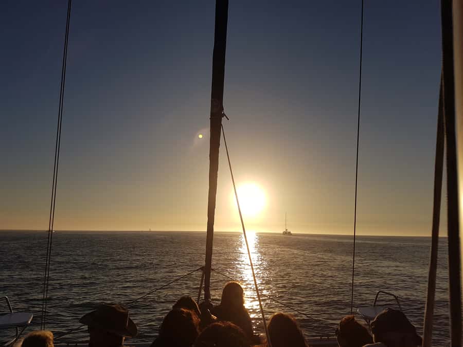 Cape Town: Sunset Cruise from V&A Waterfront with Bubbly - Should you book the Cape Town Sunset Cruise from V&A Waterfront?