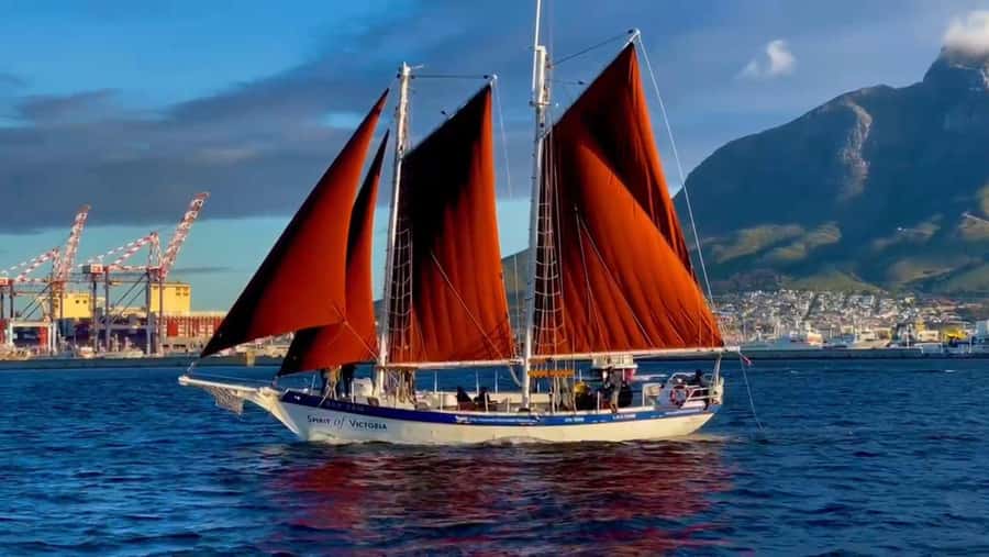 Cape Town: Sunset Cruise from V&A Waterfront with Bubbly - The sunset cruise route: Table Bay, Milnerton lighthouse, Granger Bay