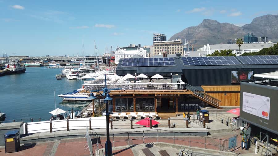 Cape Town: Table Mountain and Robben Island Tour - Nelson Mandela’s cell: why this stop hits so hard