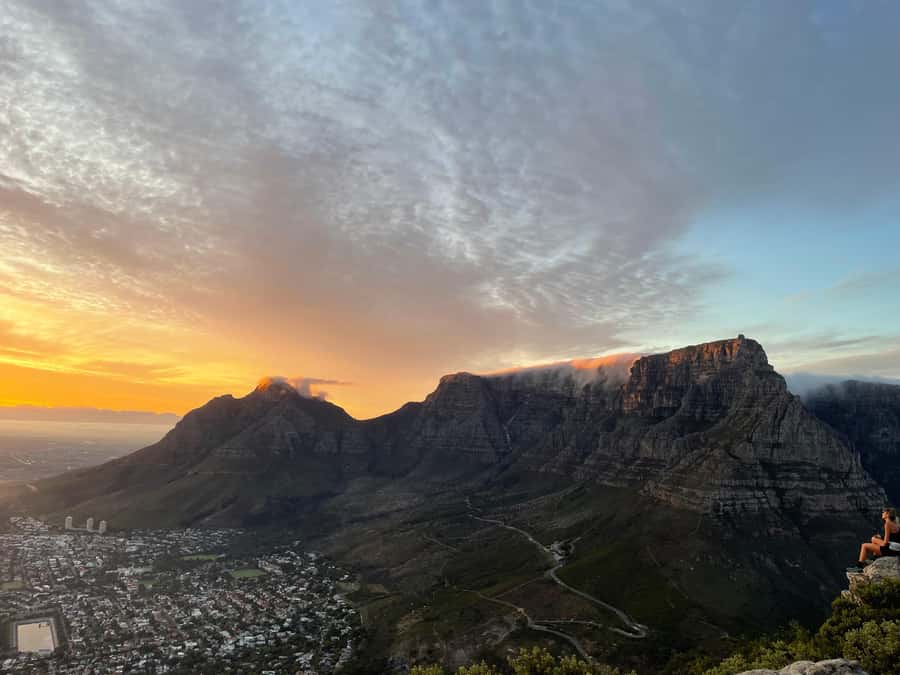 Cape Town: Table Mountain Hike with an Expert Guide - Starting on time: pickup, WhatsApp updates, and what to wear
