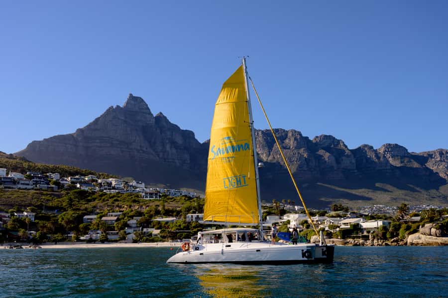 Cape Town: V&A Waterfront Gin Voyage Cruise - Table Mountain and the Twelve Apostles From the Water