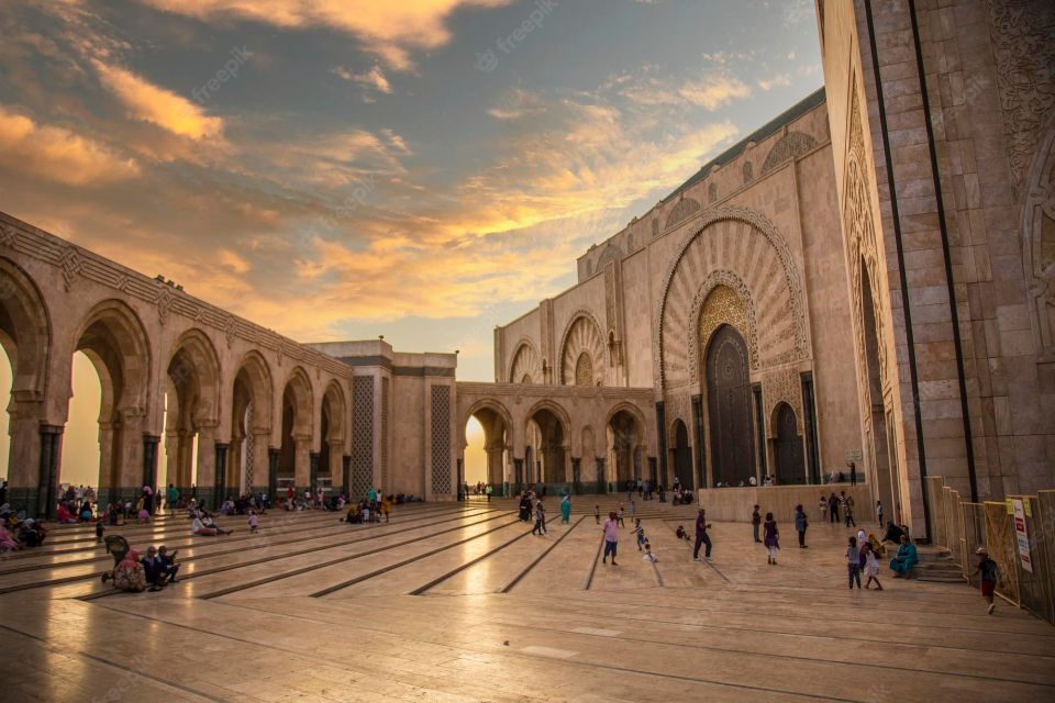 Casablanca City Night Tour and Traditional Moroccan Dinner - Who this Casablanca night tour suits best