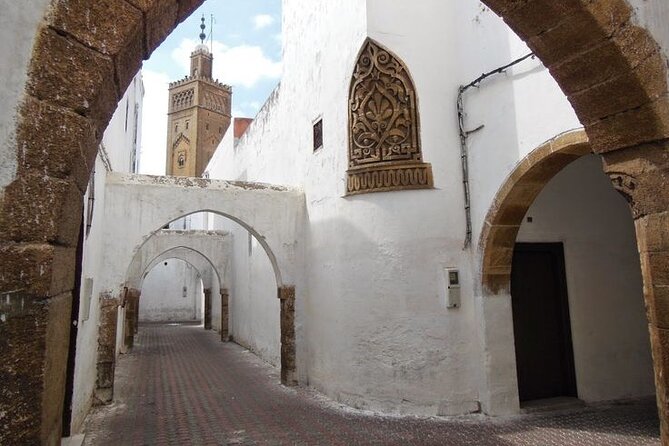 Casablanca City Tour with Hassan II mosque ticket - Old Medina walking: souks, alleys, and daily life