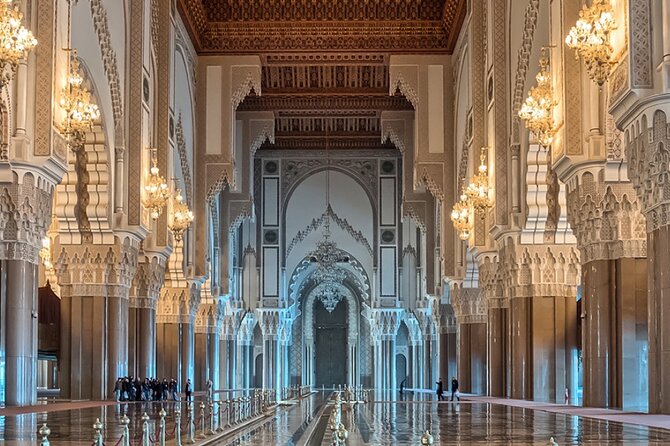 Casablanca: Hassan II Mosque & City Highlights Tour - Pickup, mini-group pace, and what the comfortable van changes