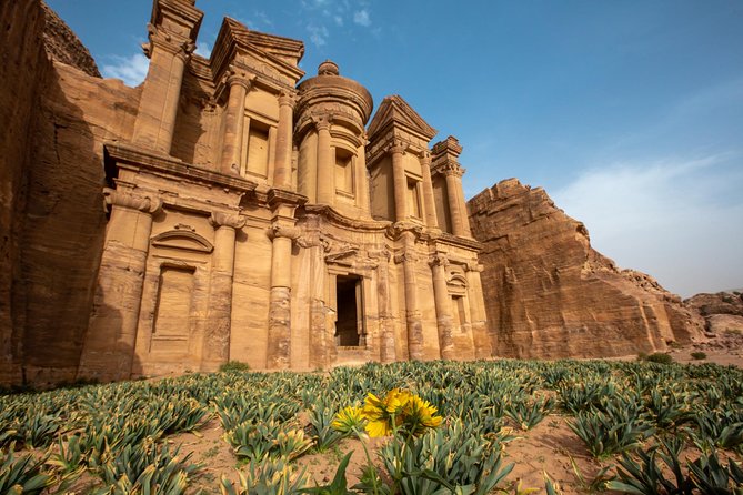 Day Tour to Petra from Eilat - Horseback ride to Petra: the sand approach moment