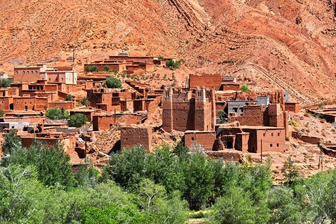 Desert Odyssey: A 2-Day Journey from Marrakech to Zagora - Guides and Camel Handlers: Ask Questions, Use Small Cash