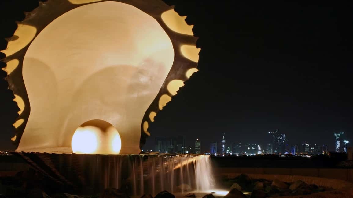 Doha: City Tour with Airport or Hotel Pick-up/Drop-off - The Pearl-Qatar: luxury island plus a look at old pearl beds