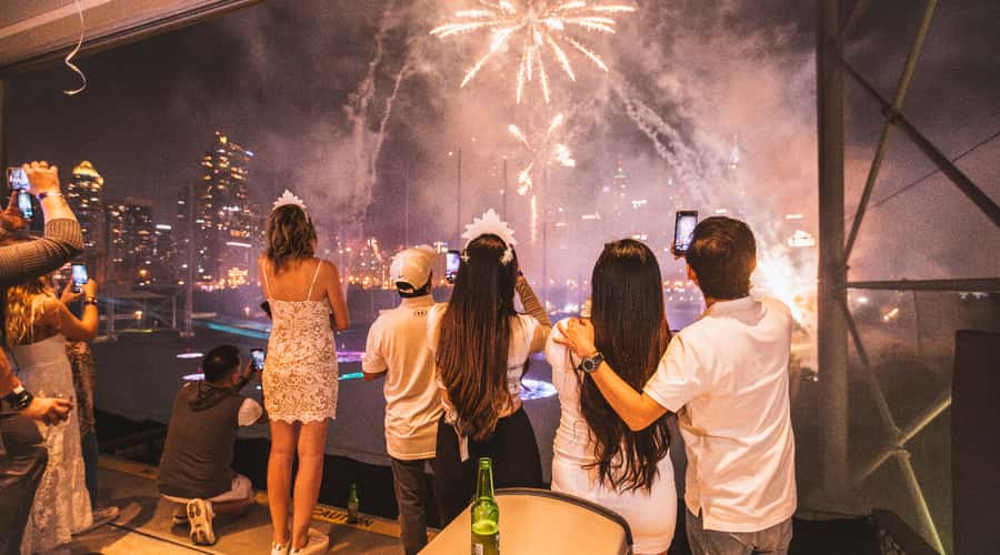 Dubai: 1hr Topgolf Game - Staff who make it easier: guides, greeters, and real help