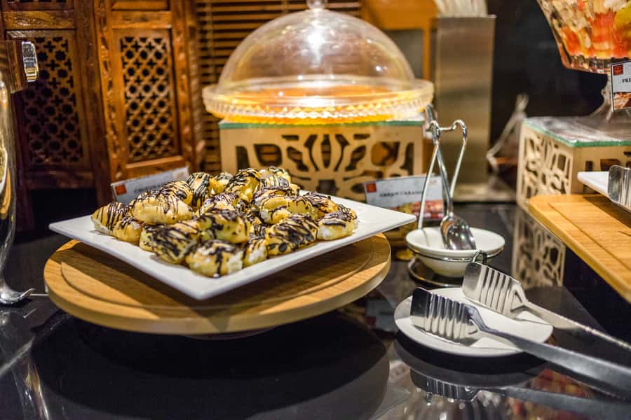 Dubai: 2-Hour Evening Dhow Cruise and Dinner - Who should book this dhow dinner cruise