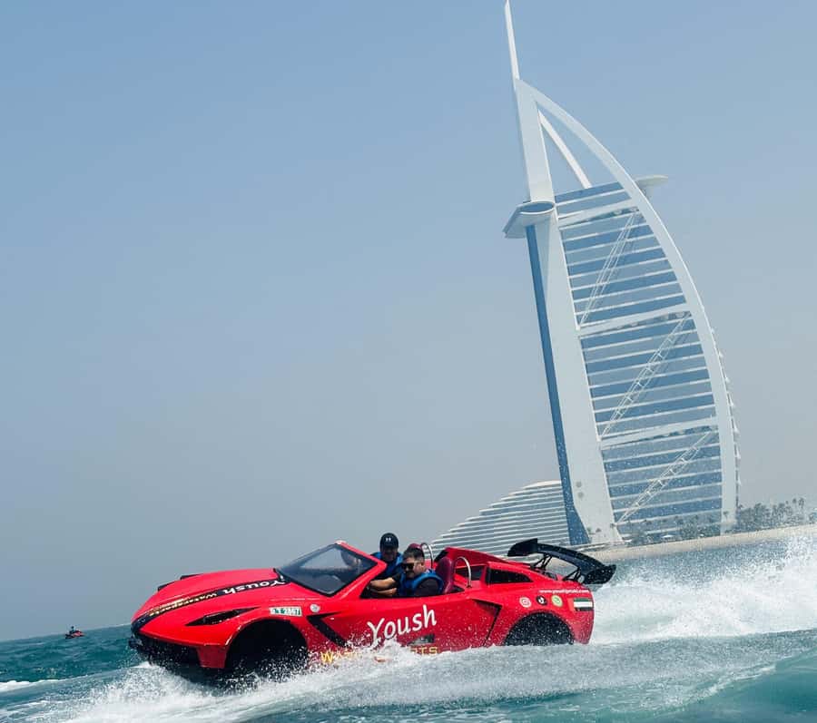 Dubai: 30-Minute Jet Car Tour of Burj Al Arab with Ice Cream - Getting ready on-site: safety briefing, locker use, and the changing room setup