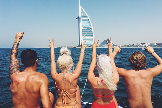 Dubai 3h Sea escape: Swim! Tan! Sightsee! - Meeting Point and Getting There Without a Headache