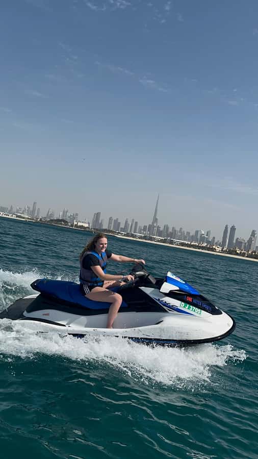 Dubai: 45-Minute Jet Ski Ride - Getting Burj photos without doing the filming yourself