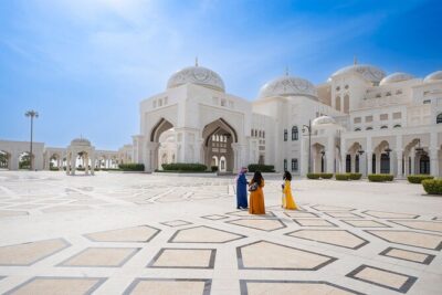 Dubai: Abu Dhabi Trip with Lunch at Al Khayma Heritage Restaurant - Sheikh Zayed Grand Mosque Center: the wow factor comes with rules