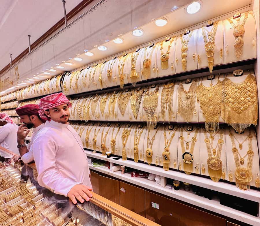 Dubai: Authentic Old Town, Souks, Tastings & Abra Boat Tour - Souks: How to Shop, Look, and Not Get Pulled Around
